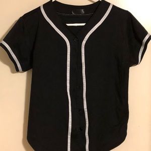 Black baseball jersey
